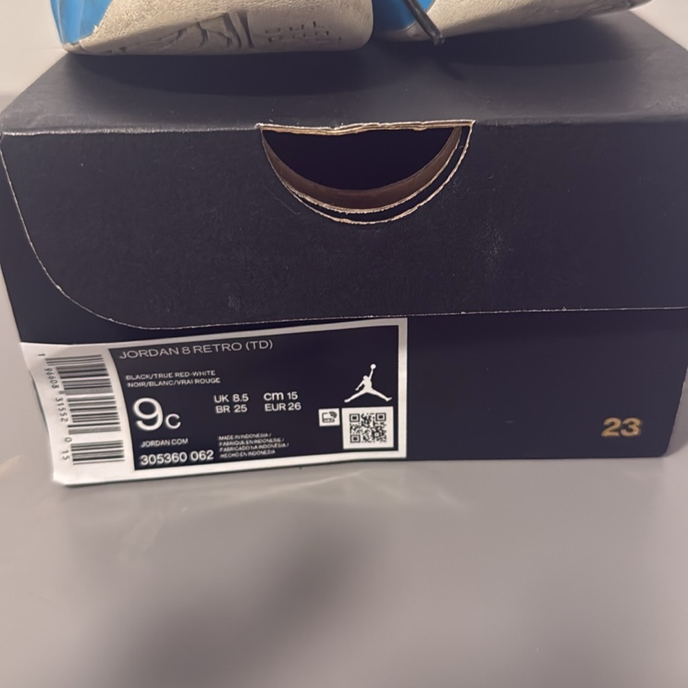 100% Authentic Toddler Jordans Size 9C Comes With Original Box . Used ONCE . - Picture 4 of 4